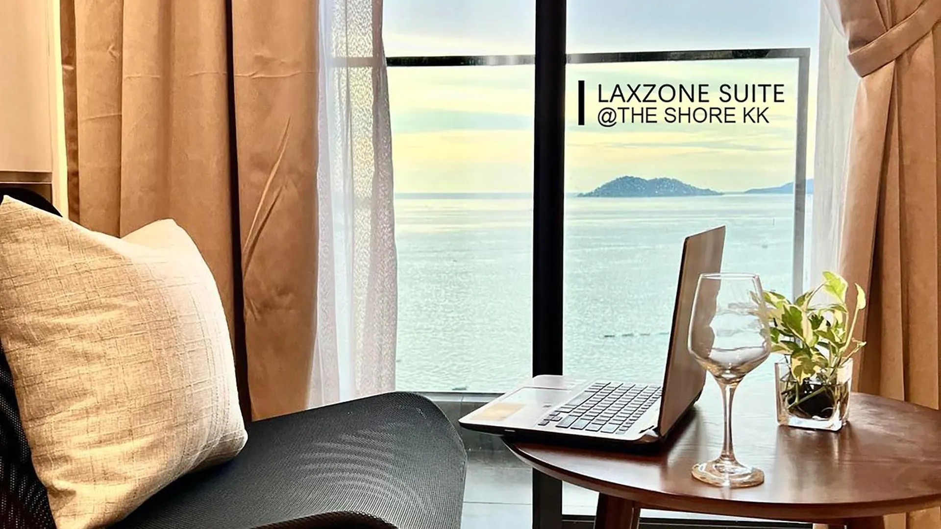 Apartment The Shore Cbd Kota Kinabalu By Laxzone Suite