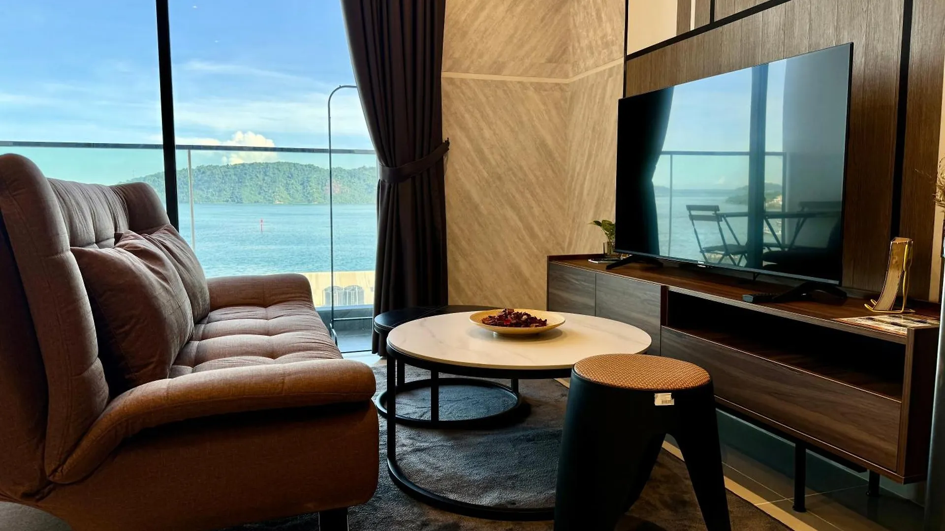 The Shore Cbd Kota Kinabalu By Laxzone Suite 0*,