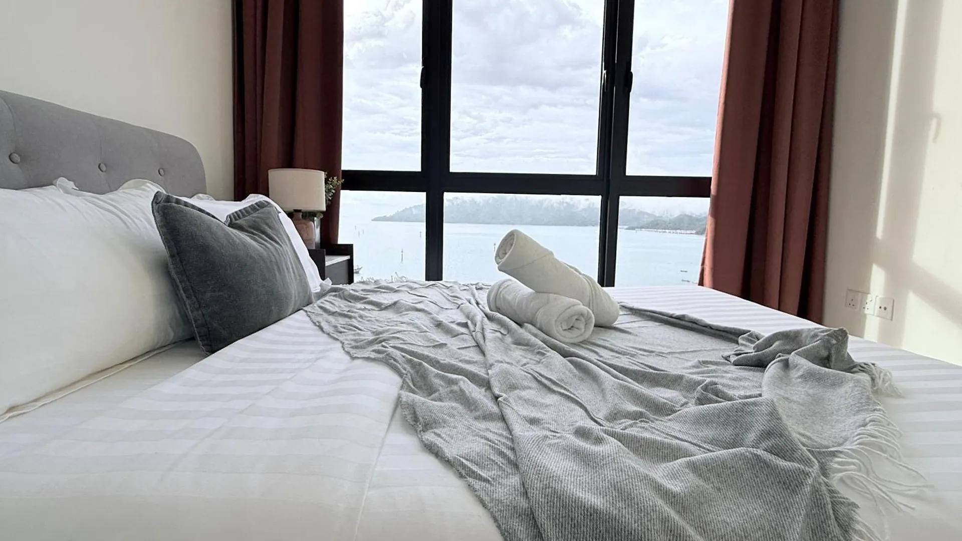 Apartment The Shore Cbd Kota Kinabalu By Laxzone Suite