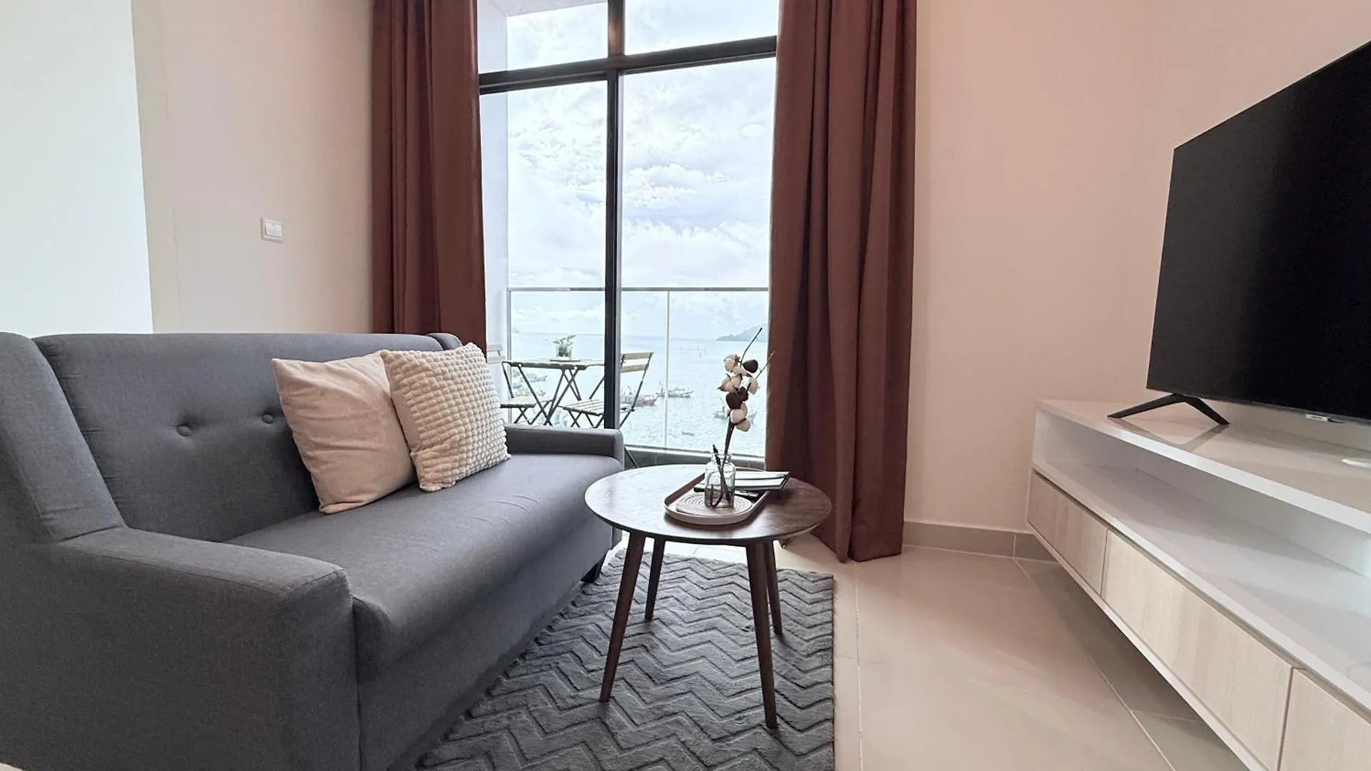 The Shore Cbd Kota Kinabalu By Laxzone Suite