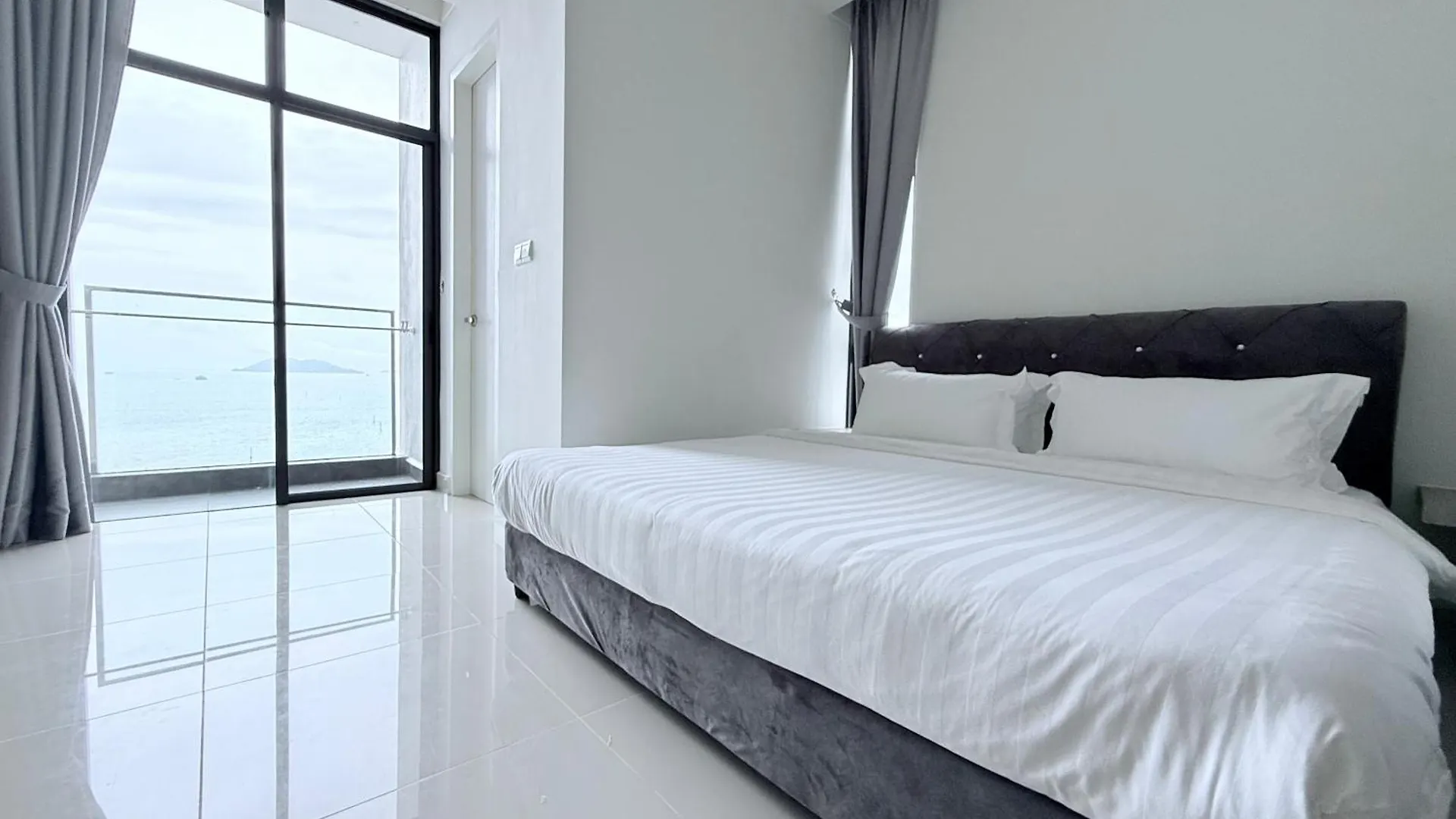 The Shore Cbd Kota Kinabalu By Laxzone Suite
