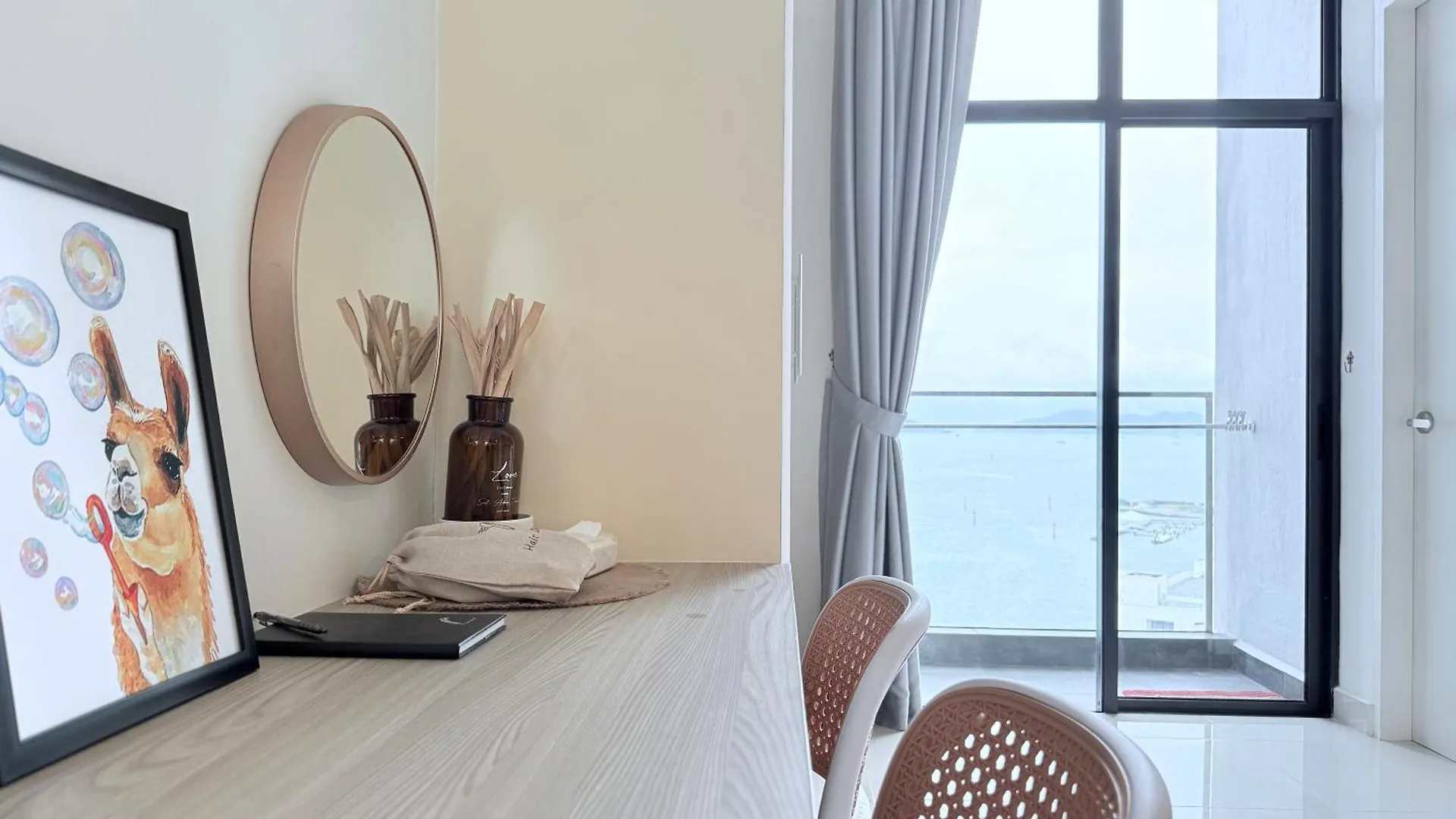 Apartment The Shore Cbd Kota Kinabalu By Laxzone Suite