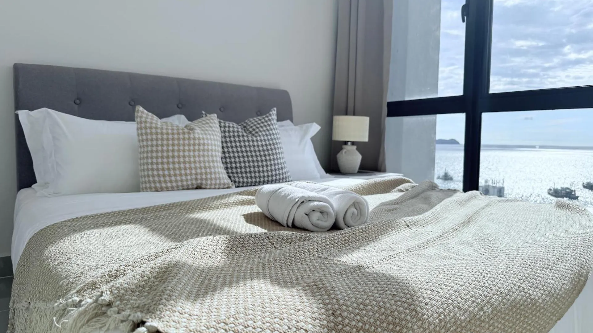 The Shore Cbd Kota Kinabalu By Laxzone Suite Malaisie